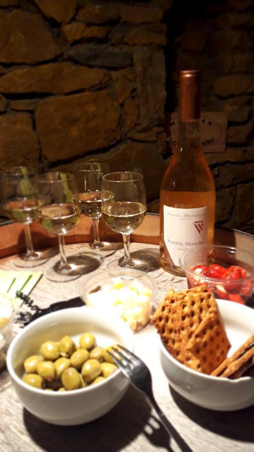 Charmante Maison Villageoise 5 Personnes Happyday Neuchatel Saint-Blaise Exteriör bild